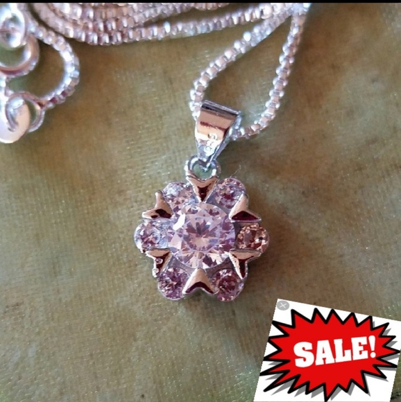 Jewelry - Sterling Silver Cubic Zirconia Daisy Necklace